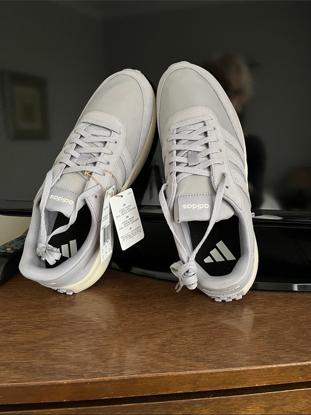 Brand new,adidas Men's Light Gray Casual Trainer Sneakers. Original box.
